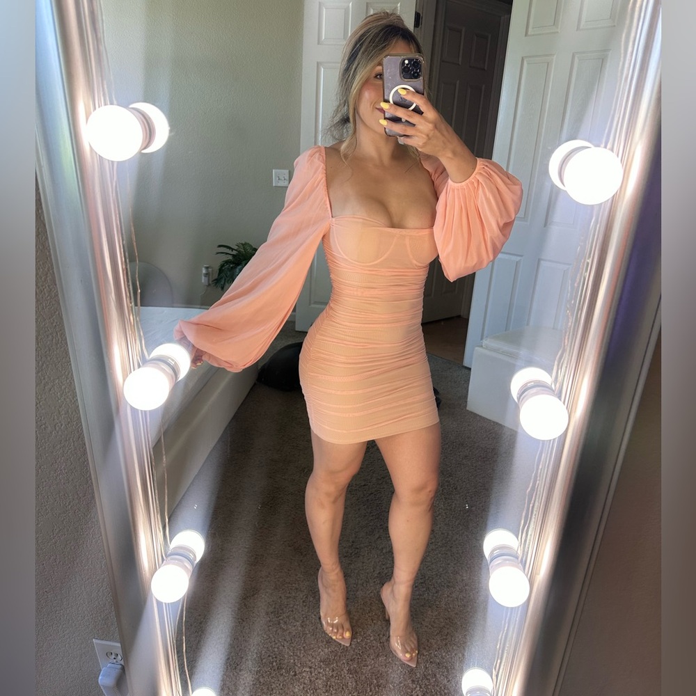 LONG SLEEVES RUCHED MINI DRESS.